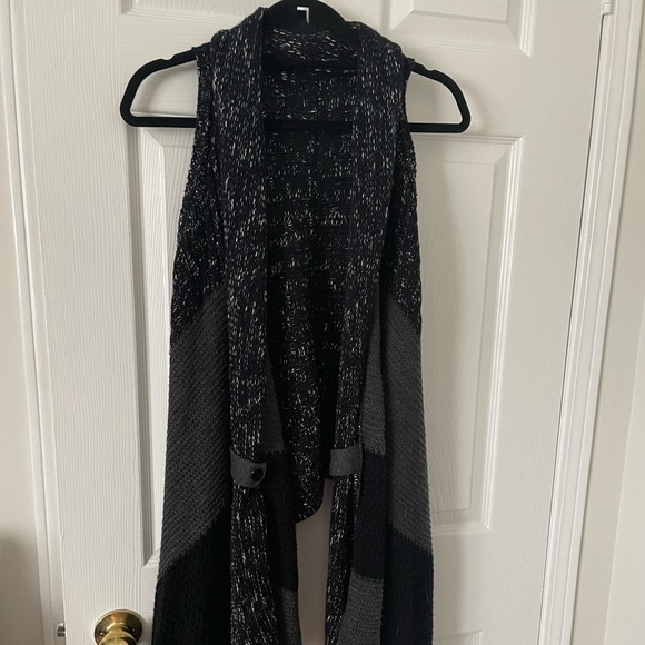 Sweater - Picture 1 of 1